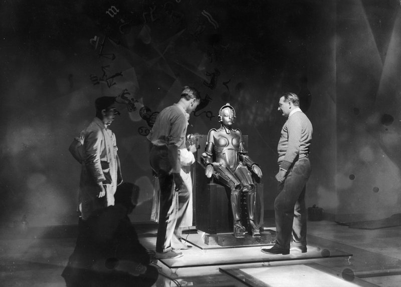 Illustration for article titled Behind the Scenes Photos of Metropolis with Robots and Stuff